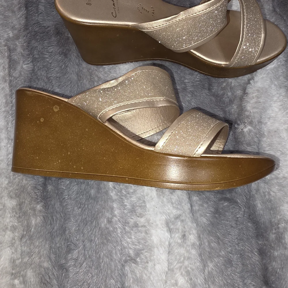 Contessa Metallic Gold Slide Sandals – Sparkle Double-Strap Women’s Slides